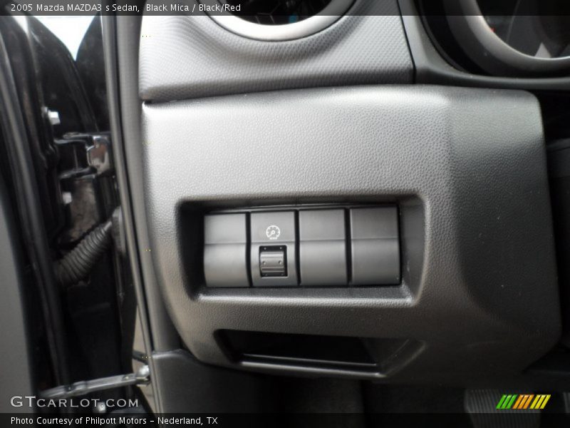 Black Mica / Black/Red 2005 Mazda MAZDA3 s Sedan