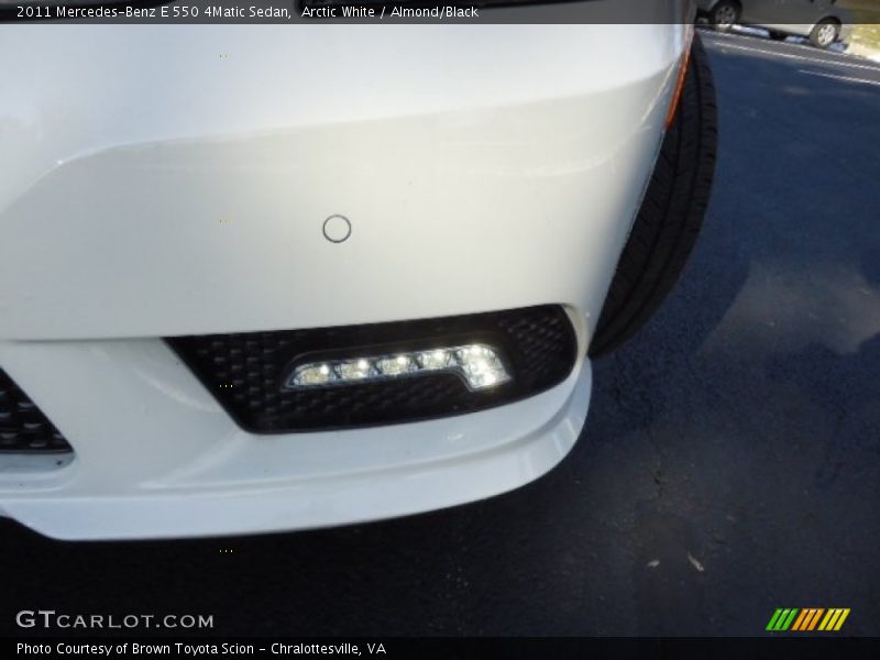 Arctic White / Almond/Black 2011 Mercedes-Benz E 550 4Matic Sedan