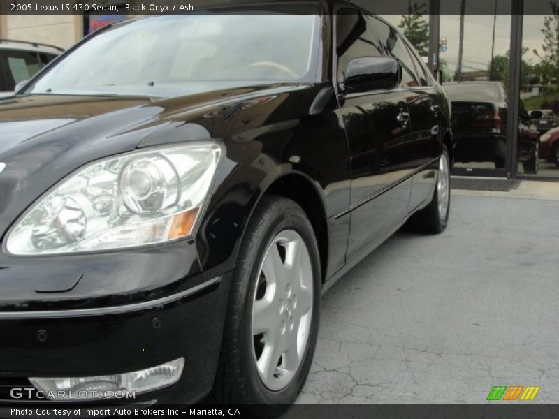 Black Onyx / Ash 2005 Lexus LS 430 Sedan
