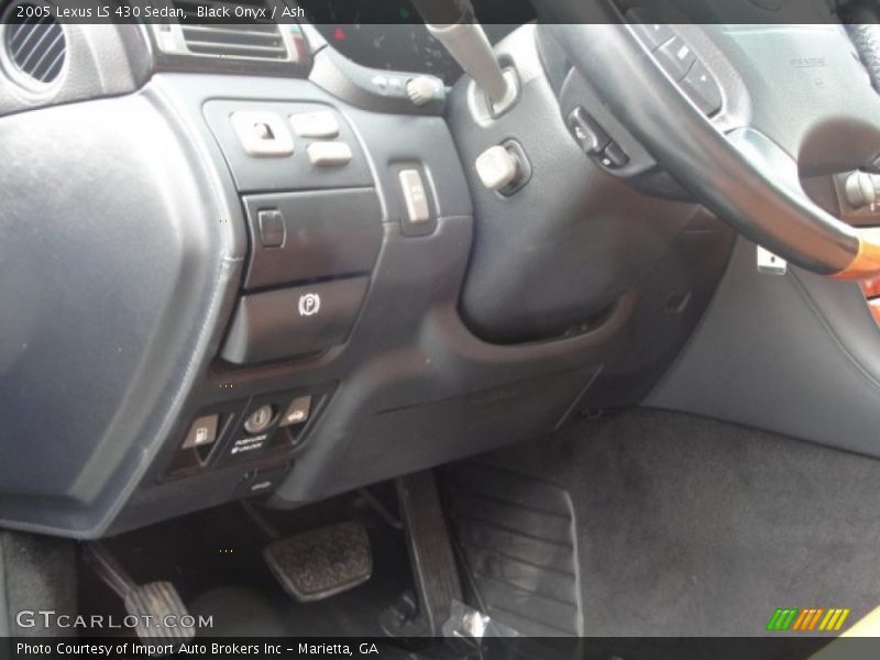 Black Onyx / Ash 2005 Lexus LS 430 Sedan