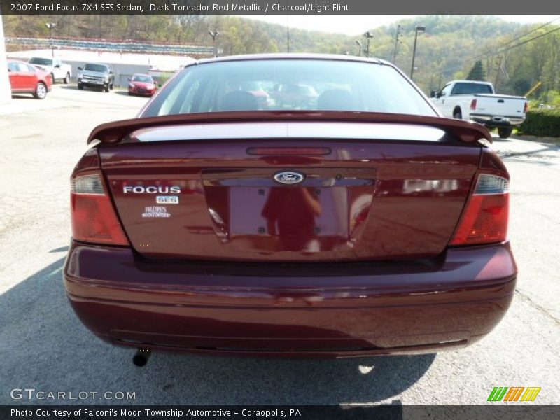 Dark Toreador Red Metallic / Charcoal/Light Flint 2007 Ford Focus ZX4 SES Sedan