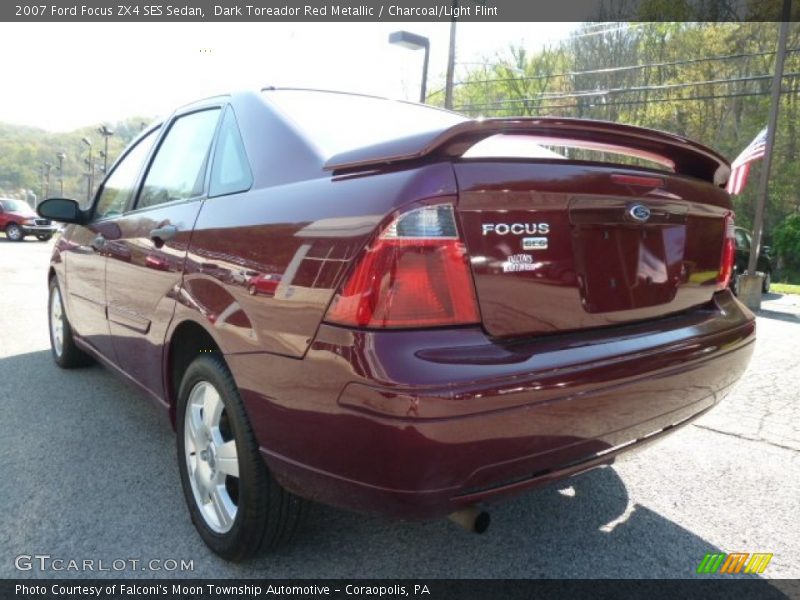 Dark Toreador Red Metallic / Charcoal/Light Flint 2007 Ford Focus ZX4 SES Sedan