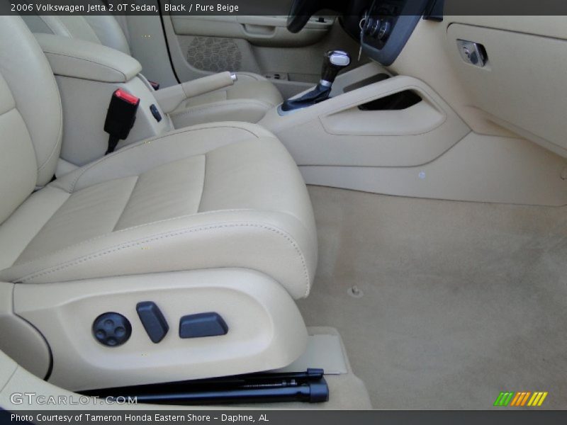 Black / Pure Beige 2006 Volkswagen Jetta 2.0T Sedan