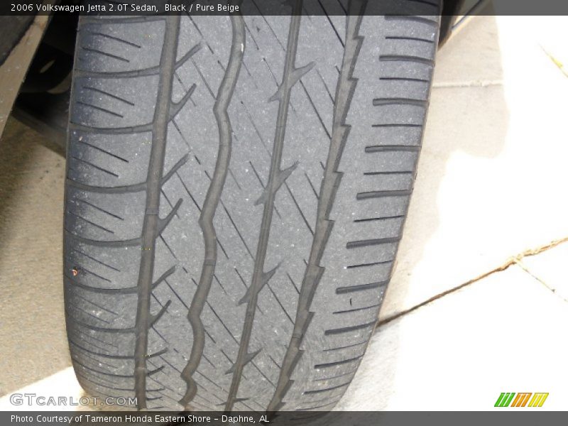 Black / Pure Beige 2006 Volkswagen Jetta 2.0T Sedan
