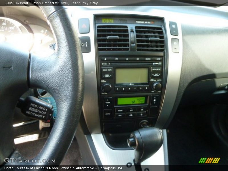Platinum / Gray 2009 Hyundai Tucson Limited V6 4WD