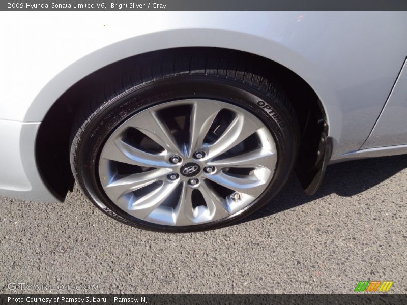 Bright Silver / Gray 2009 Hyundai Sonata Limited V6