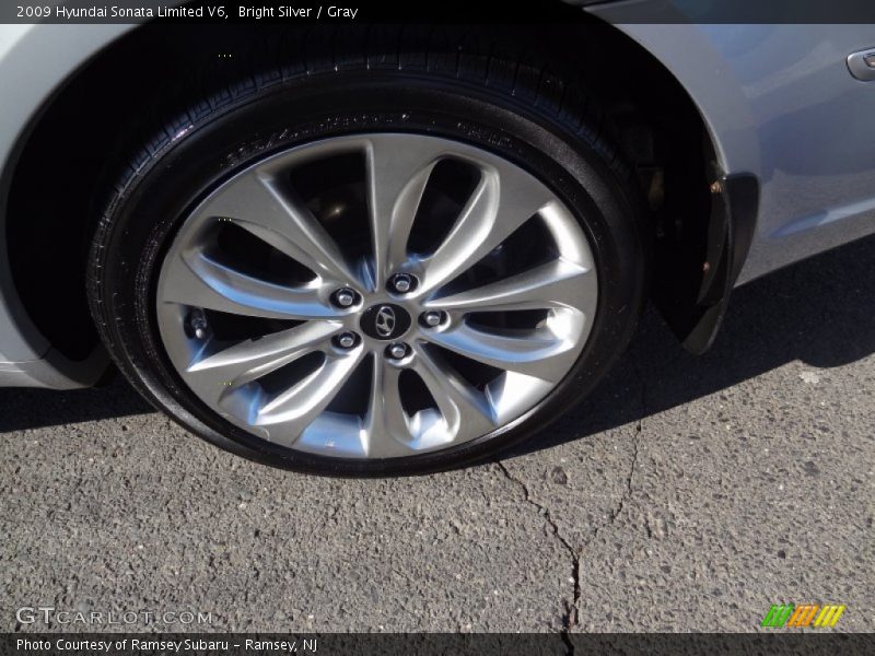Bright Silver / Gray 2009 Hyundai Sonata Limited V6