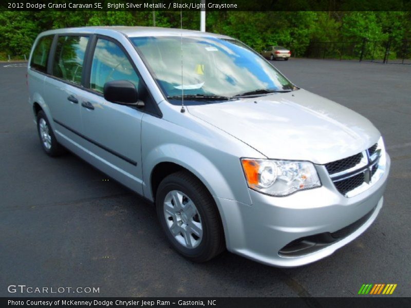 Bright Silver Metallic / Black/Light Graystone 2012 Dodge Grand Caravan SE