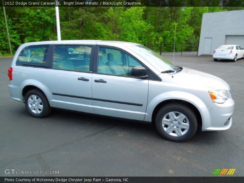 Bright Silver Metallic / Black/Light Graystone 2012 Dodge Grand Caravan SE