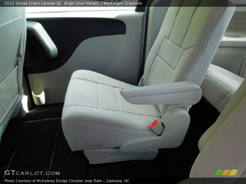 Bright Silver Metallic / Black/Light Graystone 2012 Dodge Grand Caravan SE