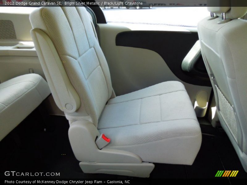 Bright Silver Metallic / Black/Light Graystone 2012 Dodge Grand Caravan SE