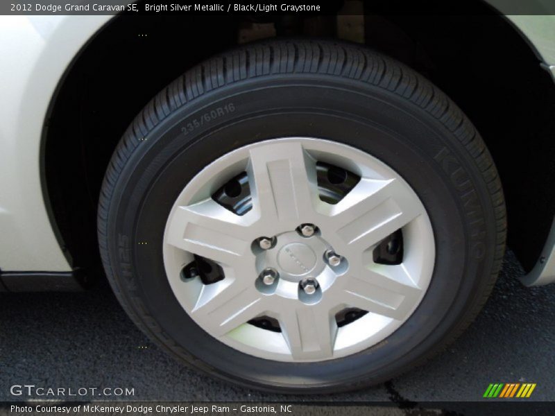 Bright Silver Metallic / Black/Light Graystone 2012 Dodge Grand Caravan SE