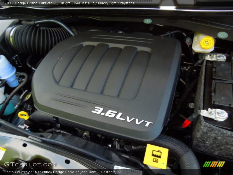 Bright Silver Metallic / Black/Light Graystone 2012 Dodge Grand Caravan SE