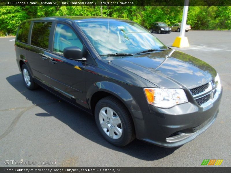 Dark Charcoal Pearl / Black/Light Graystone 2012 Dodge Grand Caravan SE