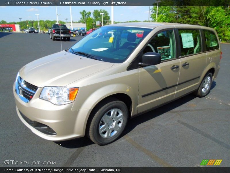 Front 3/4 View of 2012 Grand Caravan SE