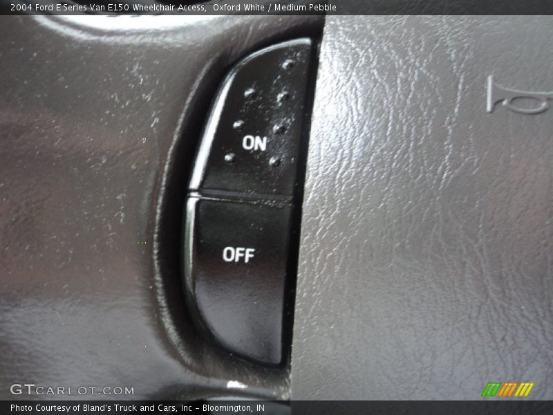 Oxford White / Medium Pebble 2004 Ford E Series Van E150 Wheelchair Access