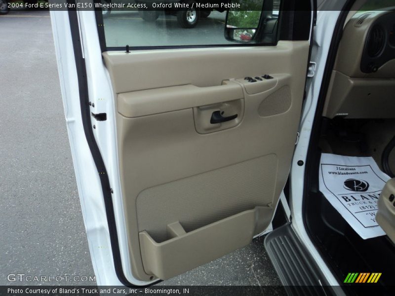 Oxford White / Medium Pebble 2004 Ford E Series Van E150 Wheelchair Access