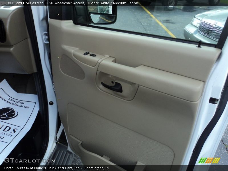Oxford White / Medium Pebble 2004 Ford E Series Van E150 Wheelchair Access