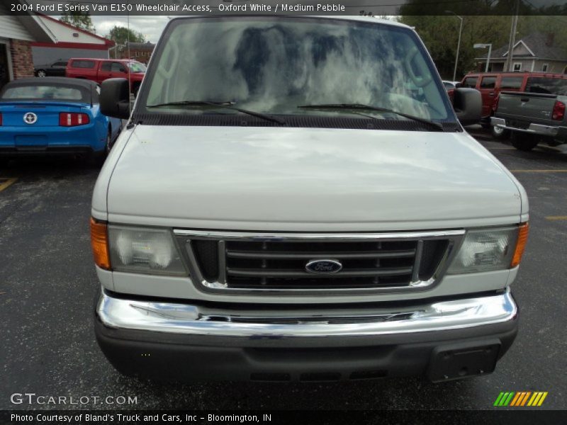 Oxford White / Medium Pebble 2004 Ford E Series Van E150 Wheelchair Access