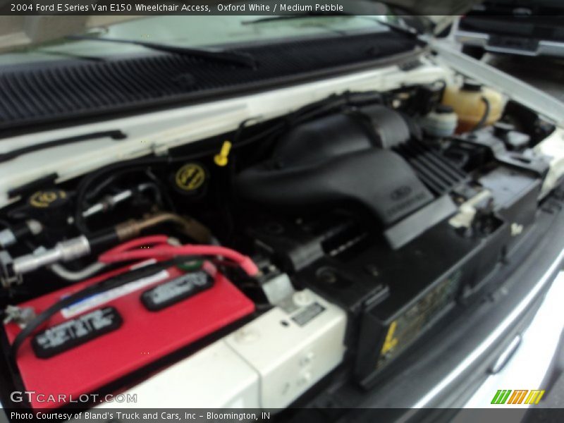 Oxford White / Medium Pebble 2004 Ford E Series Van E150 Wheelchair Access