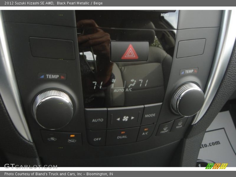 Black Pearl Metallic / Beige 2012 Suzuki Kizashi SE AWD