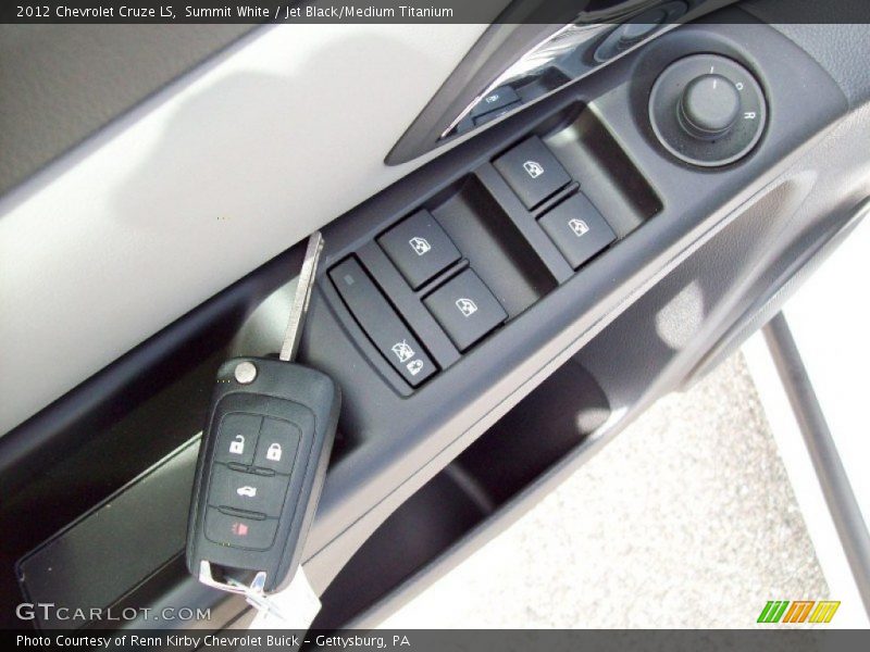 Summit White / Jet Black/Medium Titanium 2012 Chevrolet Cruze LS