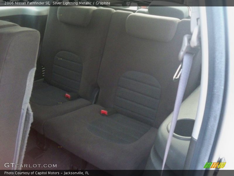 Silver Lightning Metallic / Graphite 2006 Nissan Pathfinder SE