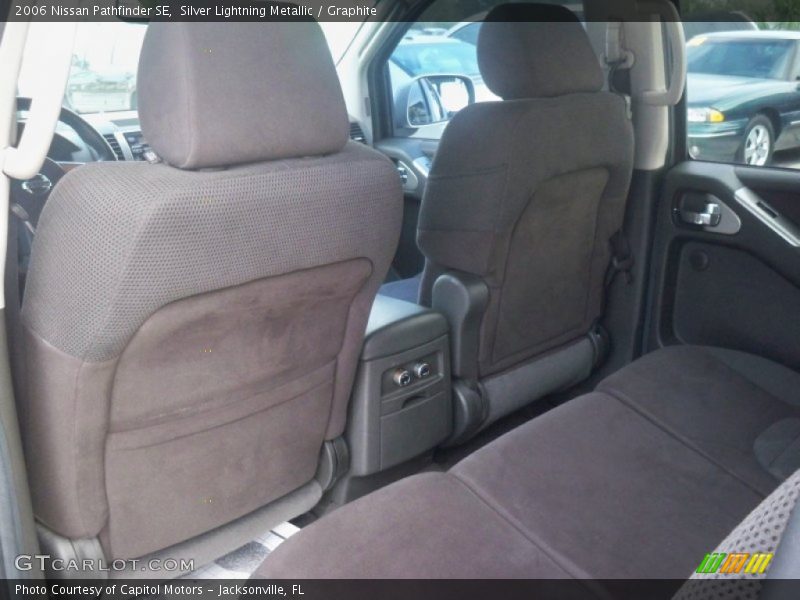 Silver Lightning Metallic / Graphite 2006 Nissan Pathfinder SE