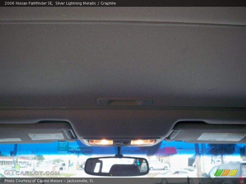 Silver Lightning Metallic / Graphite 2006 Nissan Pathfinder SE