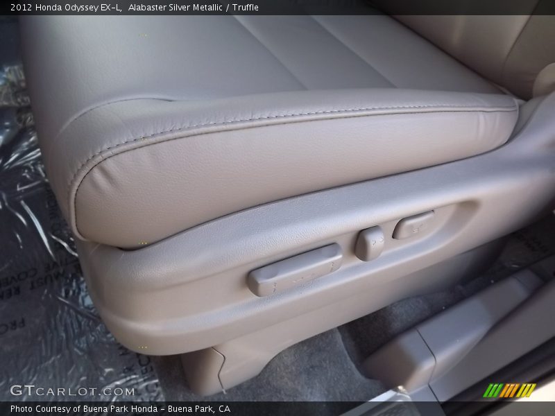 Alabaster Silver Metallic / Truffle 2012 Honda Odyssey EX-L