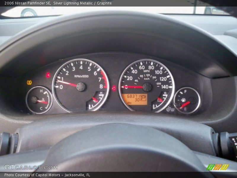 Silver Lightning Metallic / Graphite 2006 Nissan Pathfinder SE