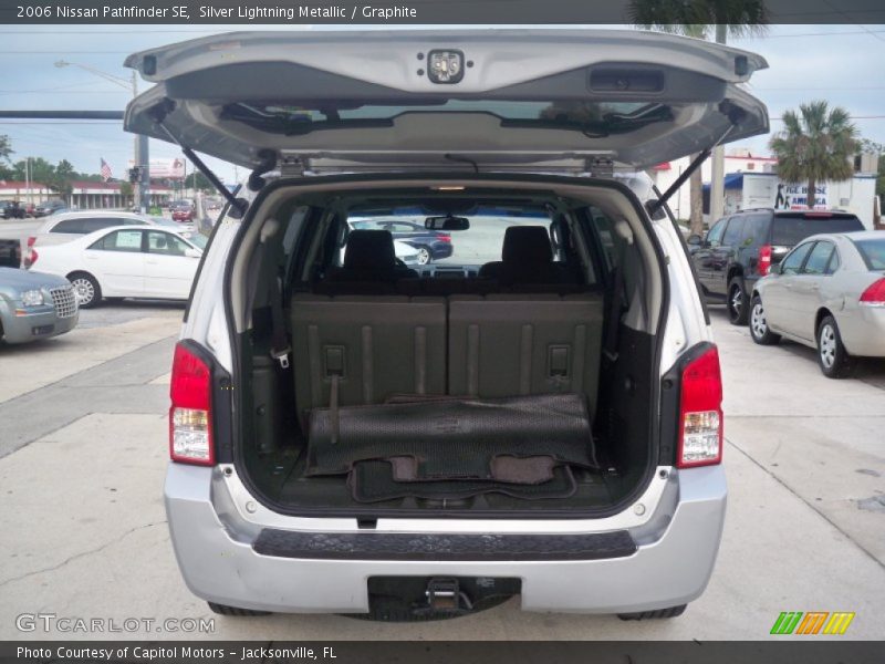 Silver Lightning Metallic / Graphite 2006 Nissan Pathfinder SE