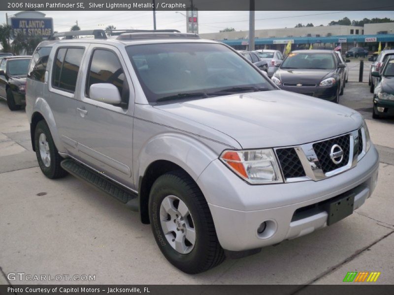 Silver Lightning Metallic / Graphite 2006 Nissan Pathfinder SE