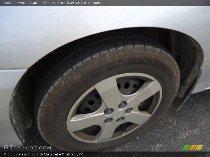 Ultra Silver Metallic / Graphite 2004 Chevrolet Cavalier LS Sedan