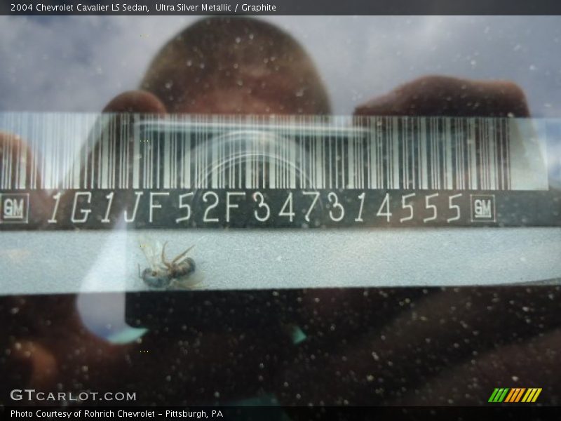 Ultra Silver Metallic / Graphite 2004 Chevrolet Cavalier LS Sedan