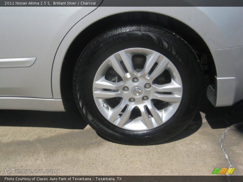 Brilliant Silver / Charcoal 2011 Nissan Altima 2.5 S