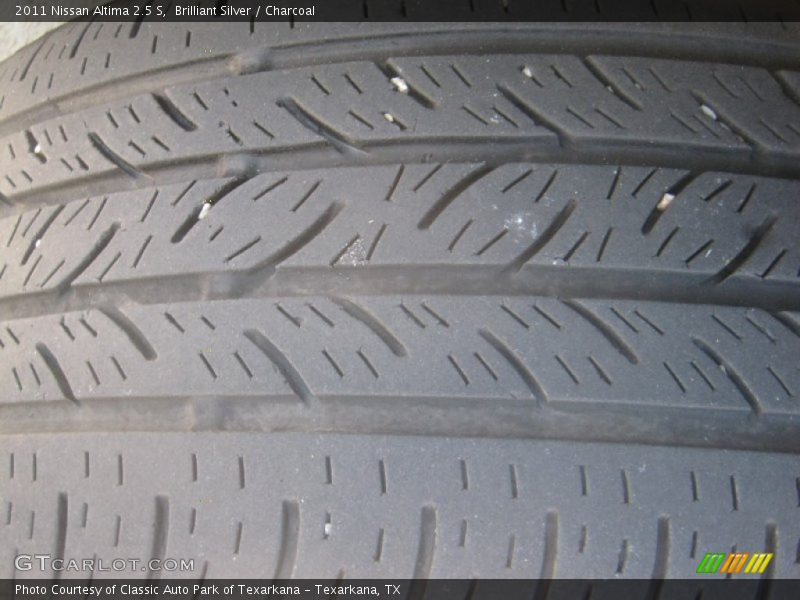 Brilliant Silver / Charcoal 2011 Nissan Altima 2.5 S