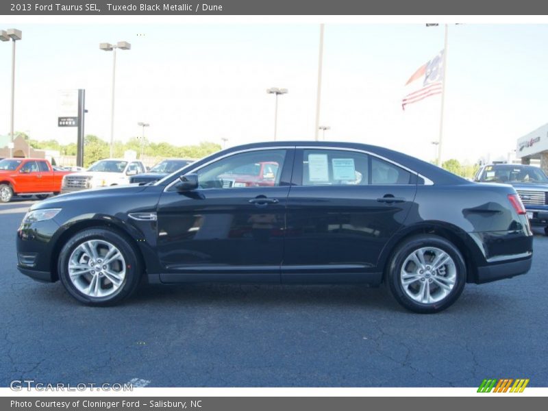 Tuxedo Black Metallic / Dune 2013 Ford Taurus SEL