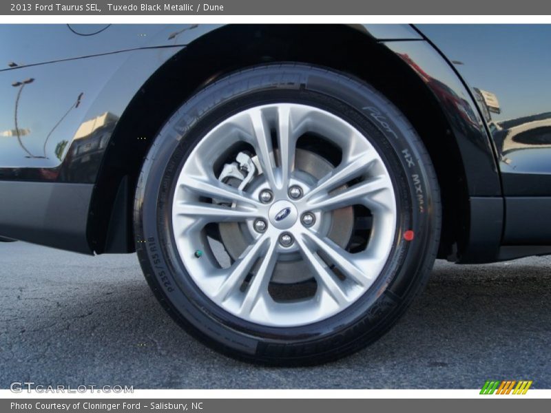  2013 Taurus SEL Wheel