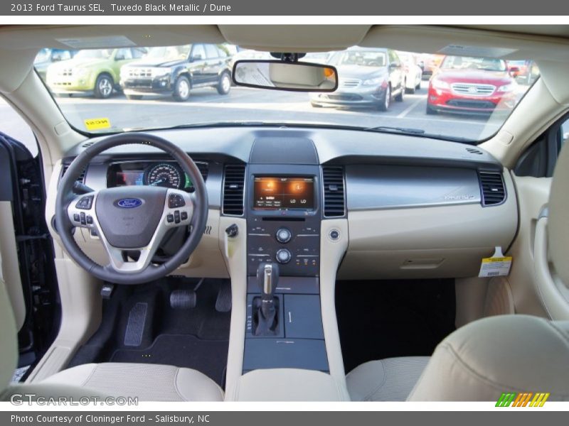 Dashboard of 2013 Taurus SEL
