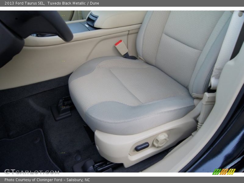 Tuxedo Black Metallic / Dune 2013 Ford Taurus SEL