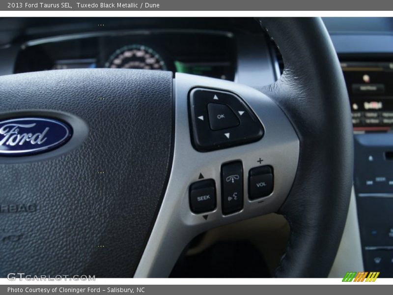 Tuxedo Black Metallic / Dune 2013 Ford Taurus SEL
