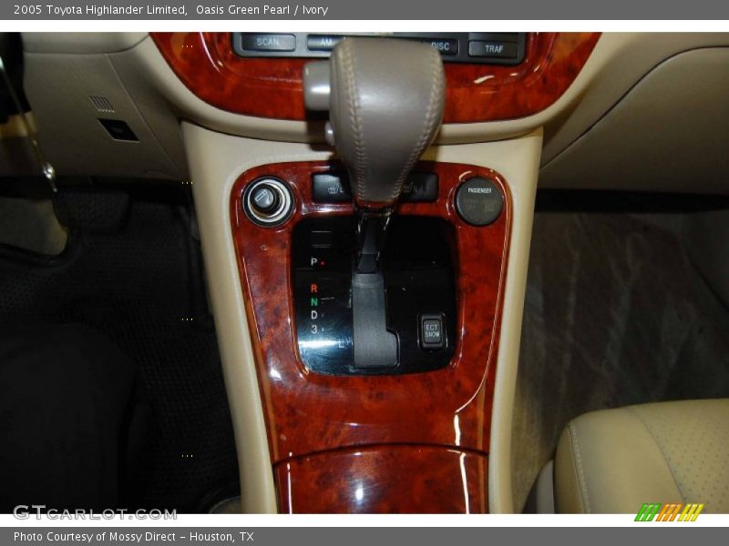 Oasis Green Pearl / Ivory 2005 Toyota Highlander Limited
