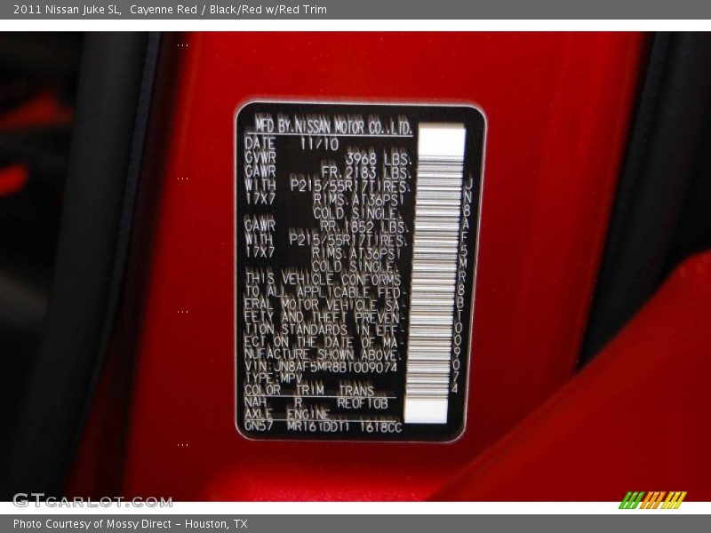 Cayenne Red / Black/Red w/Red Trim 2011 Nissan Juke SL