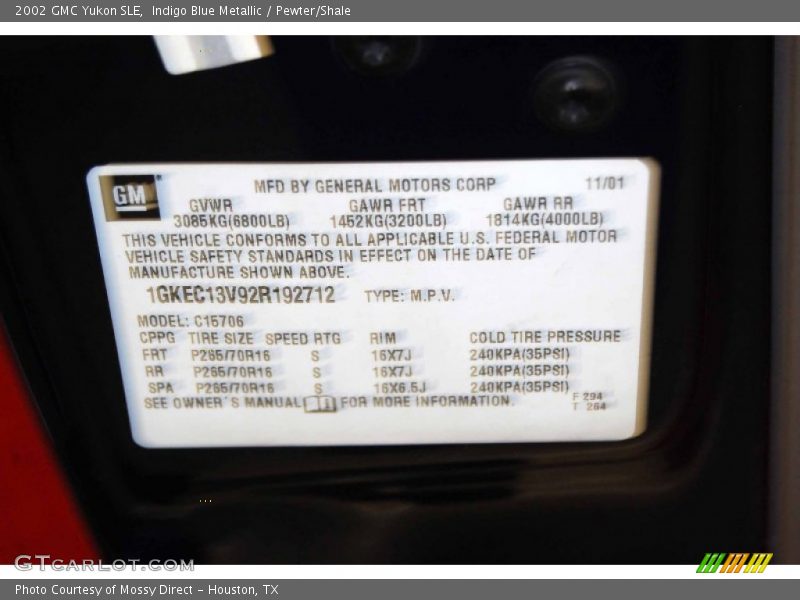 Indigo Blue Metallic / Pewter/Shale 2002 GMC Yukon SLE