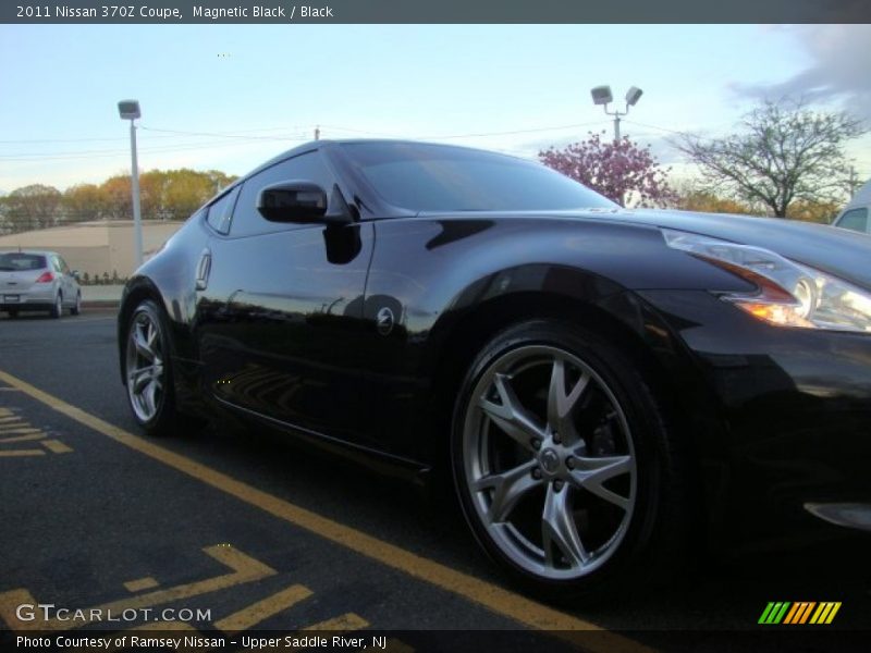 Magnetic Black / Black 2011 Nissan 370Z Coupe