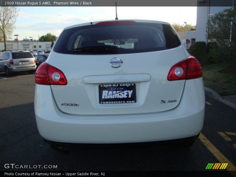 Phantom White / Black 2009 Nissan Rogue S AWD