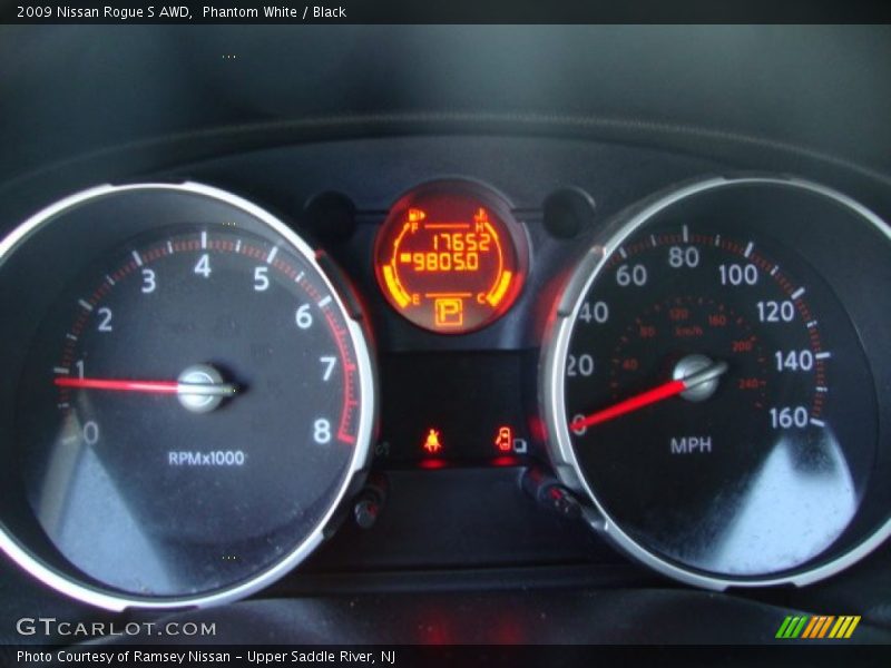 Phantom White / Black 2009 Nissan Rogue S AWD