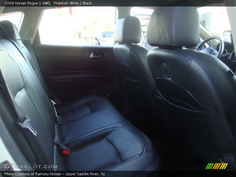 Phantom White / Black 2009 Nissan Rogue S AWD