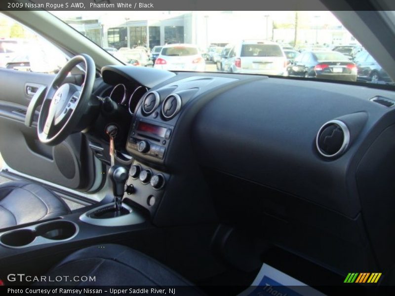 Phantom White / Black 2009 Nissan Rogue S AWD